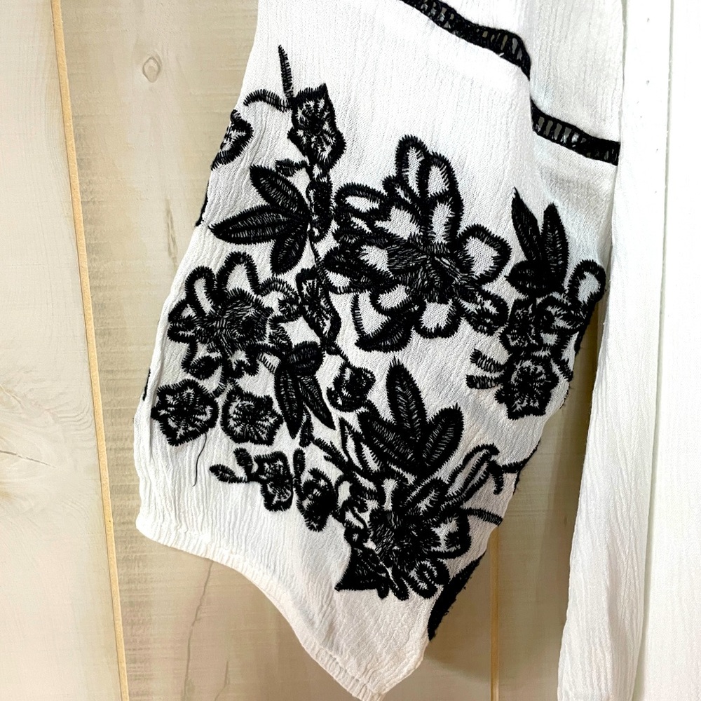 Liv Los Angeles White Sheer Boho Embroidered Blouse Sz 2X - Picture 7 of 7